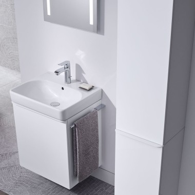 Lavabo e specchio con luce Geberit Smyle