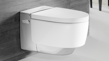 Geberit AquaClean Mera Comfort in cromo con telecomando Sigma70