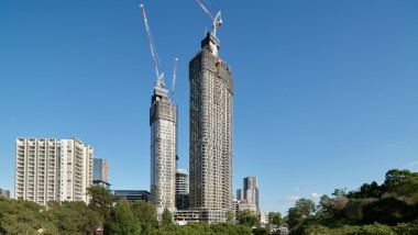 La densificazione dei quartieri periferici di Sydney prende il via in modo impressionante da 180 George Towers (© Michael Curwood & Adam Powell)