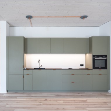 Cavi a superficie sono installati per garantire che l'edificio possa essere utilizzato in modo flessibile anche nel lungo periodo. © Openly / Jens Ellensohn Cavi a superficie sono installati per garantire che l'edificio possa essere utilizzato in modo flessibile anche nel lungo periodo. © Openly / Jens Ellensohn