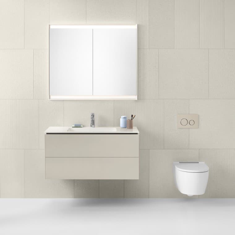 Bagno Geberit con mobili chiari Bagno Geberit con mobili chiari
