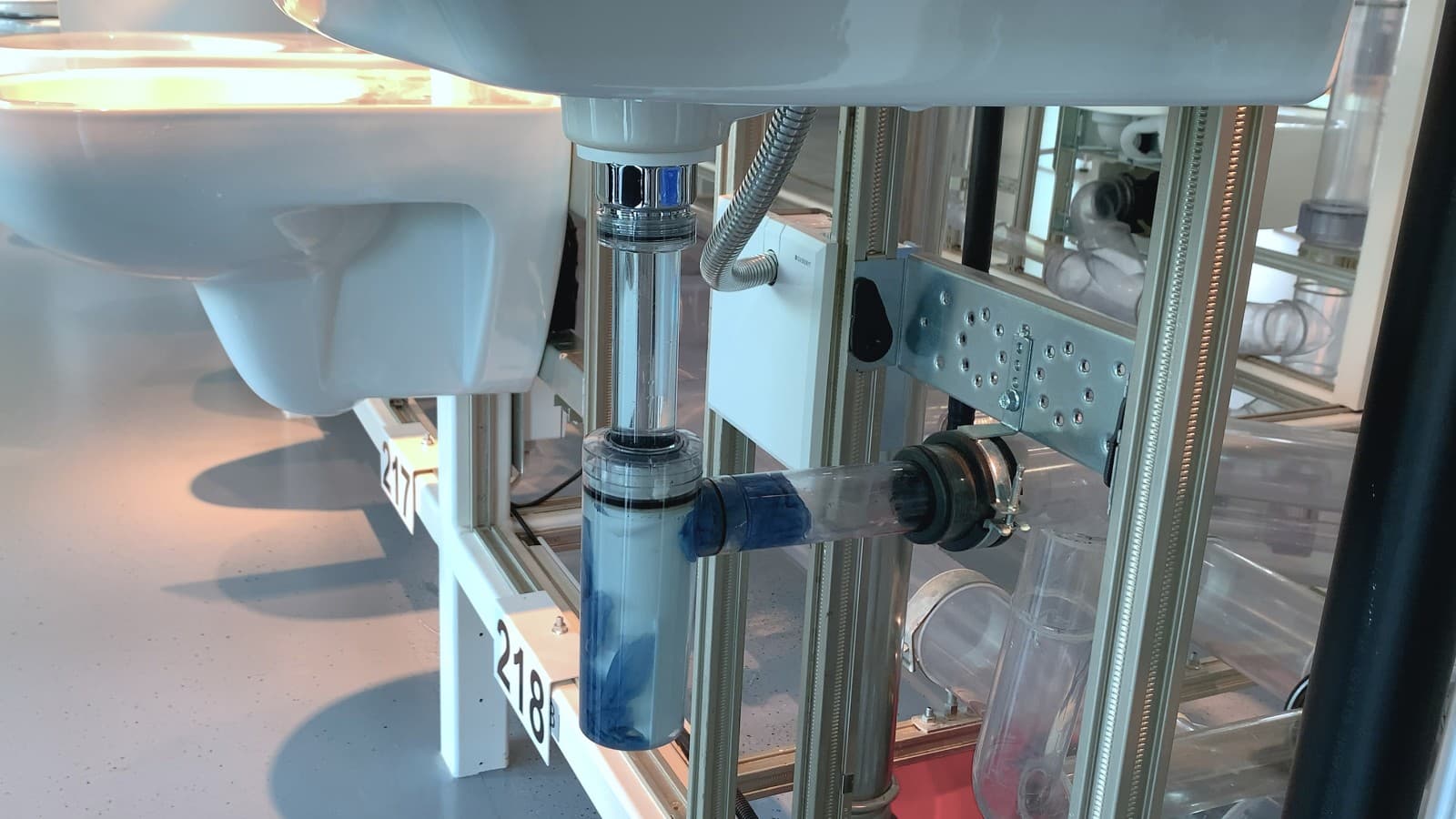 Sifone lavabo intasato Sifone lavabo intasato