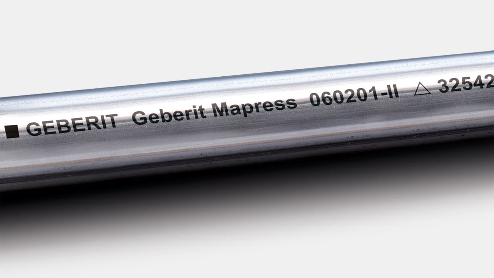 L’etichetta nera identifica il tubo CrNiMo Geberit Mapress Acciaio Inox L’etichetta nera identifica il tubo CrNiMo Geberit Mapress Acciaio Inox