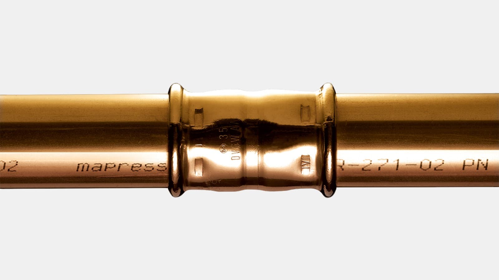 Tubi Geberit MapressCuNiFe pressati con un manicotto Geberit MapressCuNiFe Tubi Geberit MapressCuNiFe pressati con un manicotto Geberit MapressCuNiFe